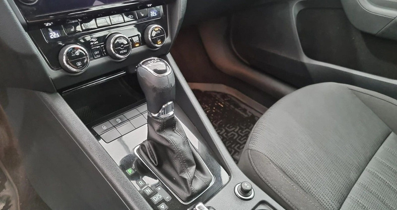 Skoda Octavia cena 55900 przebieg: 181638, rok produkcji 2018 z Tuczno małe 301